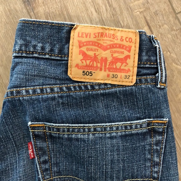 Vintage LEVI’S 505’s Classic Fit 100% Cotton Denim Jeans - Picture 2 of 13